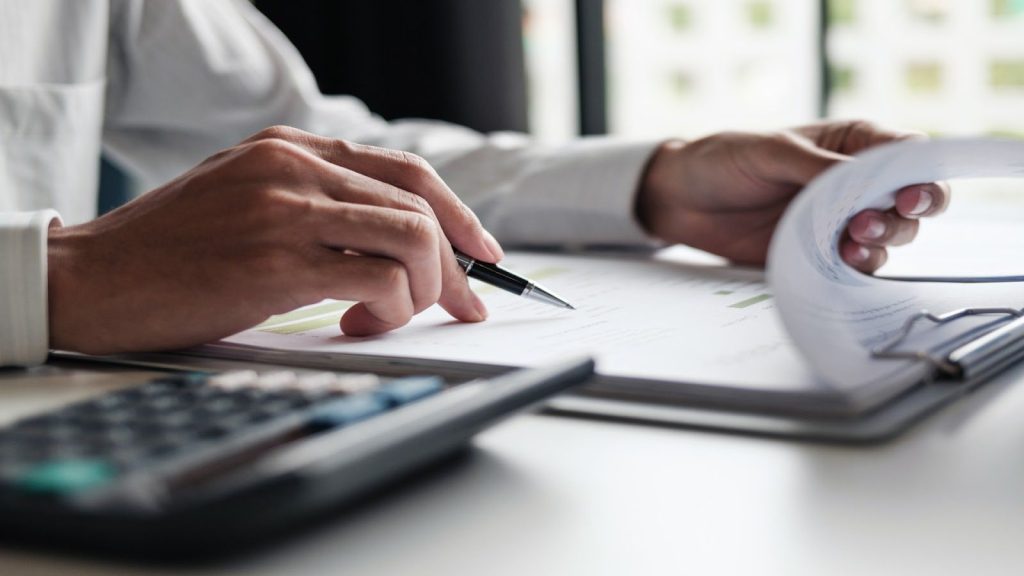 Como transferir veículo, custos associados