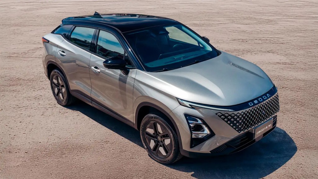 Imagem ilustrativa do modelo Omoda 5 Luxury cinza, um dos carros híbridos mais baratos.