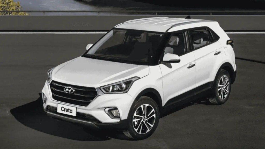 Carro do modelo Hyundai Creta branco em destaque entre SUVs mais procurados até 120 mil em São Paulo.
